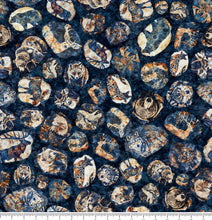 Load image into Gallery viewer, Mountain Splendor Lodge Animals Medallions 31583-N

